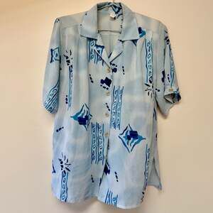 Vintage CP Light Blue Geometric Print Short Sleeve Button-Down Blouse